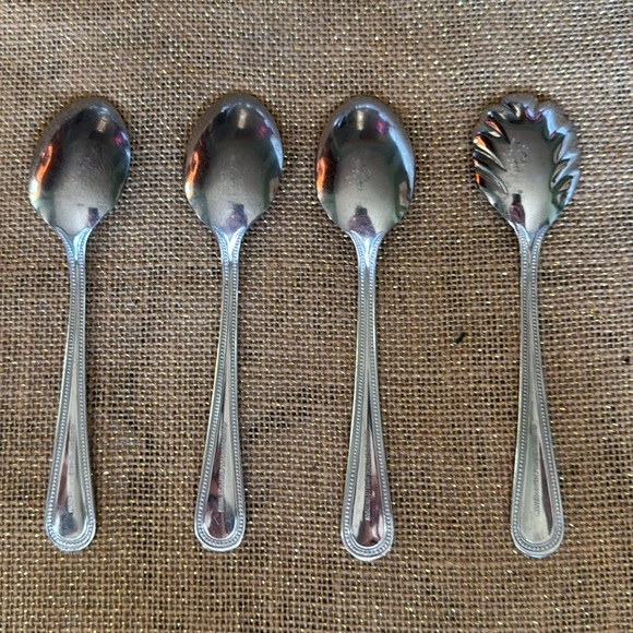 International Silver Company 18/10 Stainless Vietnam Beaded Flatware 10 Pieces - Picture 7 of 7